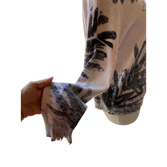 Nic & Zoe 100% Cotton Cream and Navy Design Sweater w/Distressed Edges Size PM - Picture 6 of 12